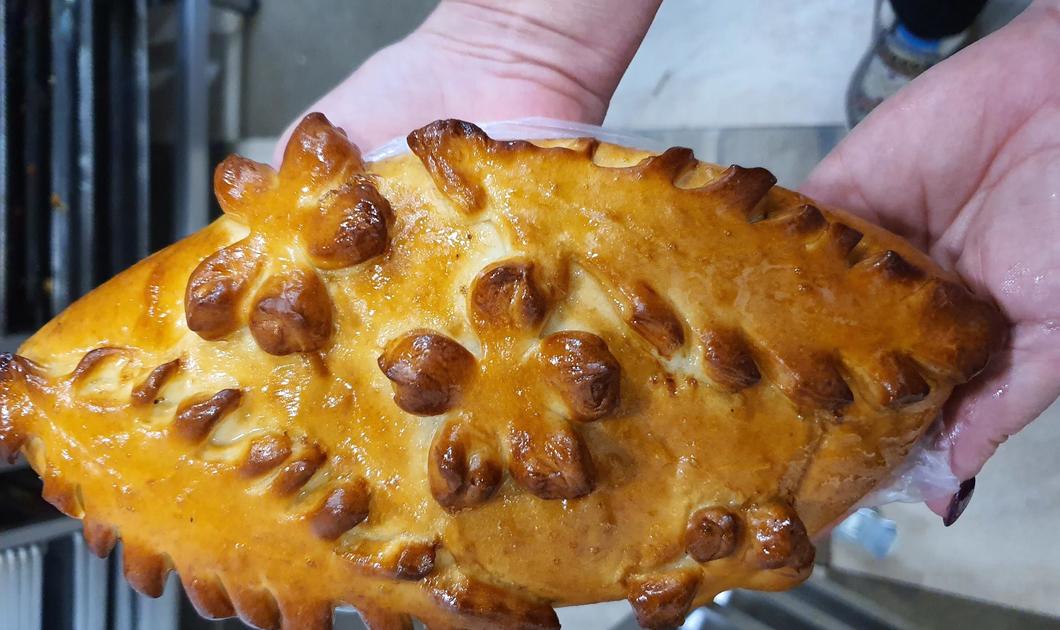 Кулнбяка с капустой: классическая русская кухня Пекарня "Любимая" Кулнбяка с капустой: классическая русская кухня Пекарня "Любимая"