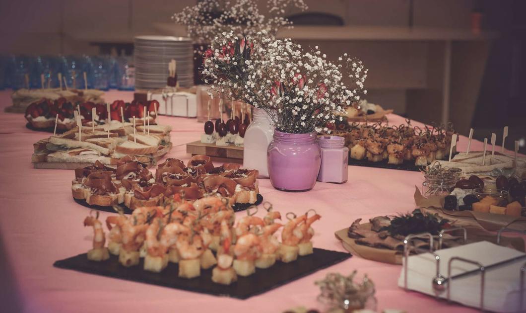 Праздничный фуршет на 100 человек Friends&Catering