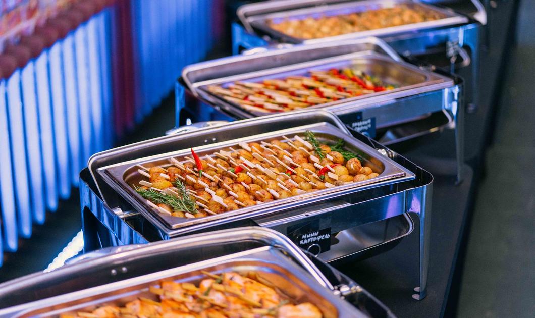 Корпоративный фуршет на 350 персон Gala Box Catering Корпоративный фуршет на 350 персон Gala Box Catering