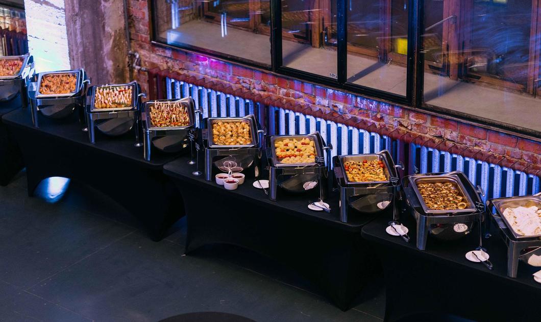Корпоративный фуршет на 350 персон Gala Box Catering Корпоративный фуршет на 350 персон Gala Box Catering