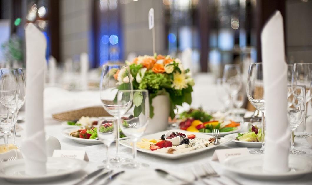 Свадебный банкет на 45 персон. Gala Box Catering Свадебный банкет на 45 персон. Gala Box Catering