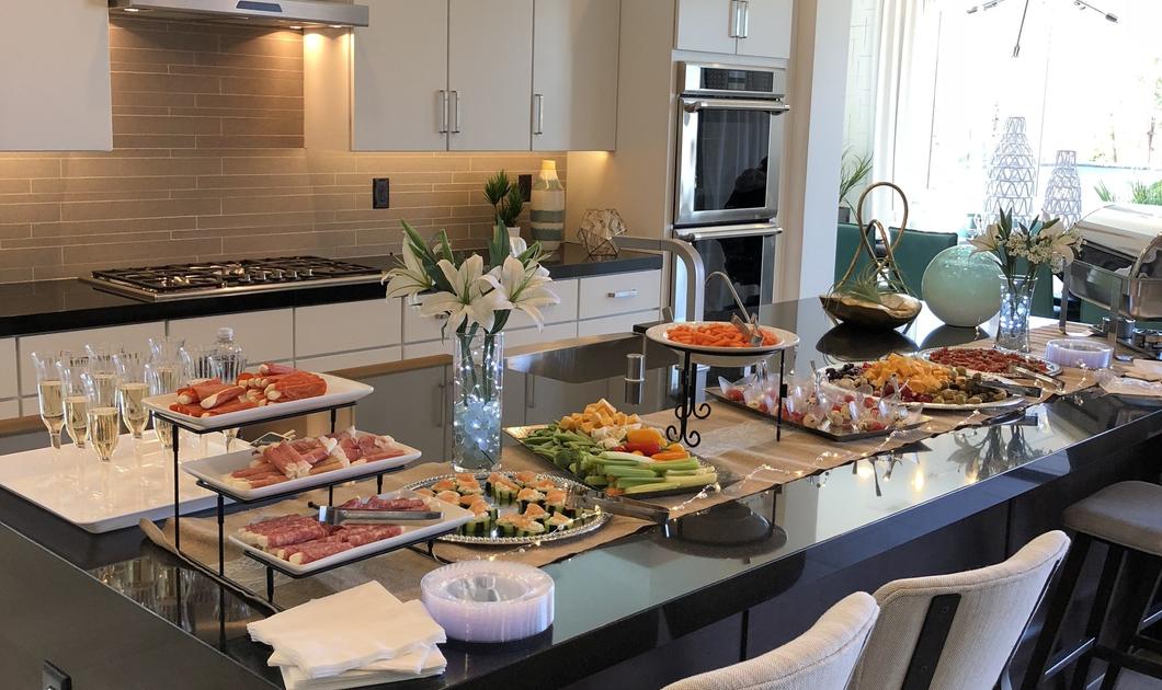 Домашний банкет на день рождения 12-15 персон LMDG catering Домашний банкет на день рождения 12-15 персон LMDG catering