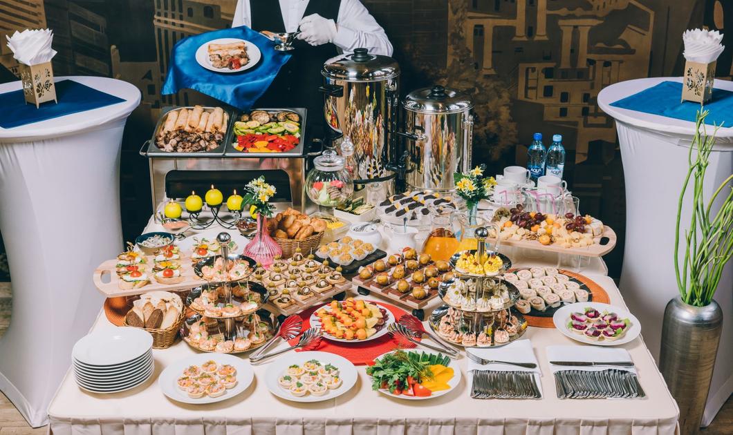 Фуршет на День Рождения в офисе Event Catering Фуршет на День Рождения в офисе Event Catering