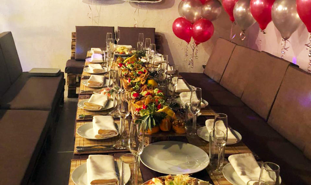 Сервировка банкета на день рождения. Best Friend catering
