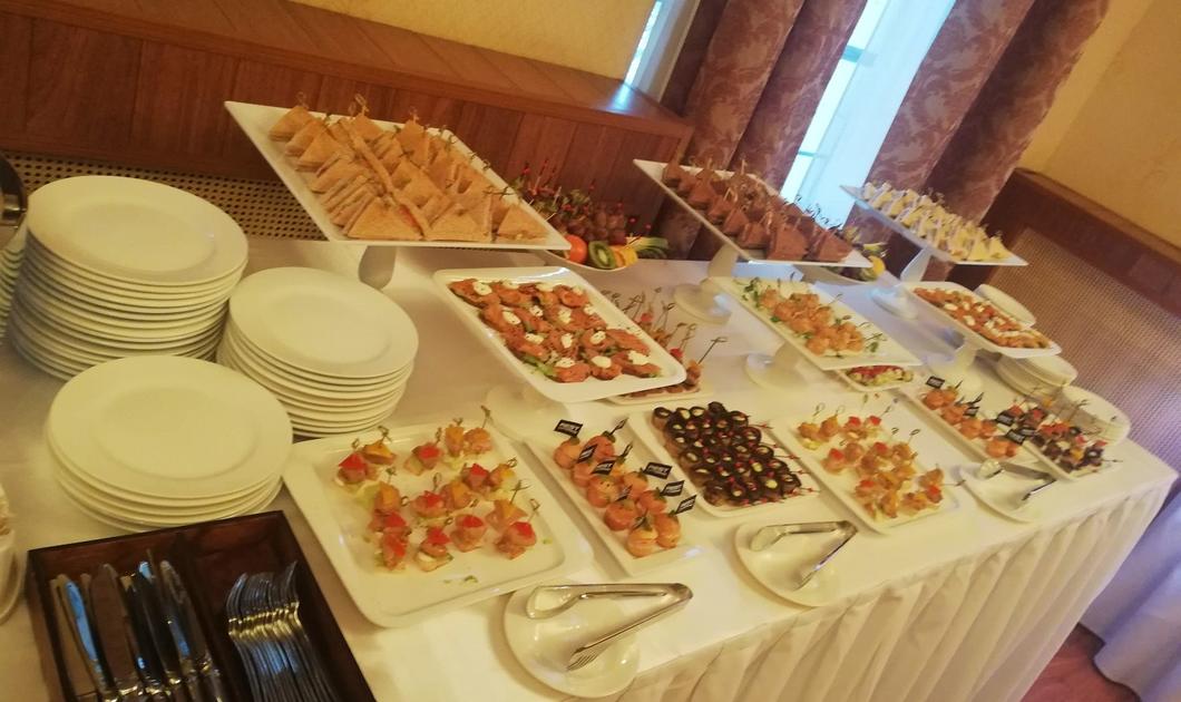 Фуршет на 40 персон 24-7catering Фуршет на 40 персон 24-7catering