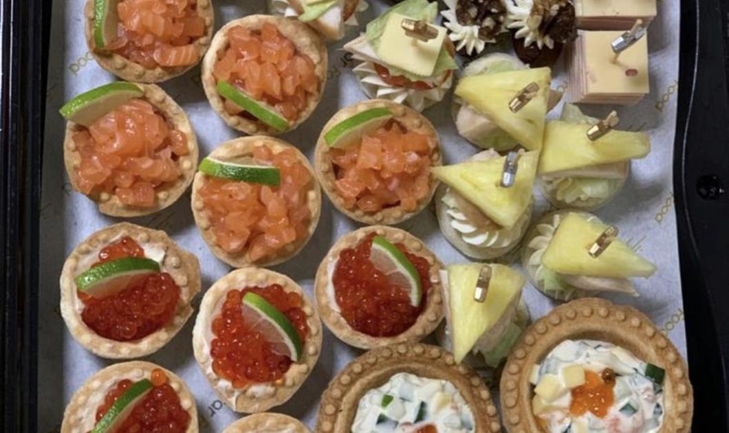Сет из тарталеток и канапе Банкетная служба МАСЛОВЪ Сет из тарталеток и канапе Банкетная служба МАСЛОВЪ