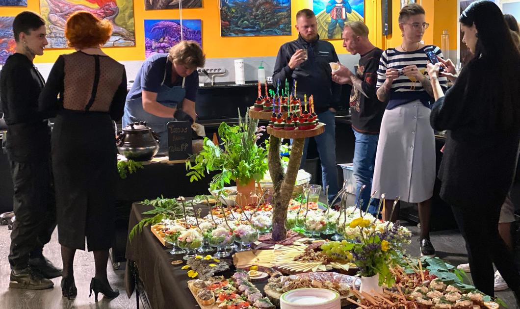 Фуршет на 20 человек с обслуживанием и станцией по приготовлению тако. Home Catering Фуршет на 20 человек с обслуживанием и станцией по приготовлению тако. Home Catering