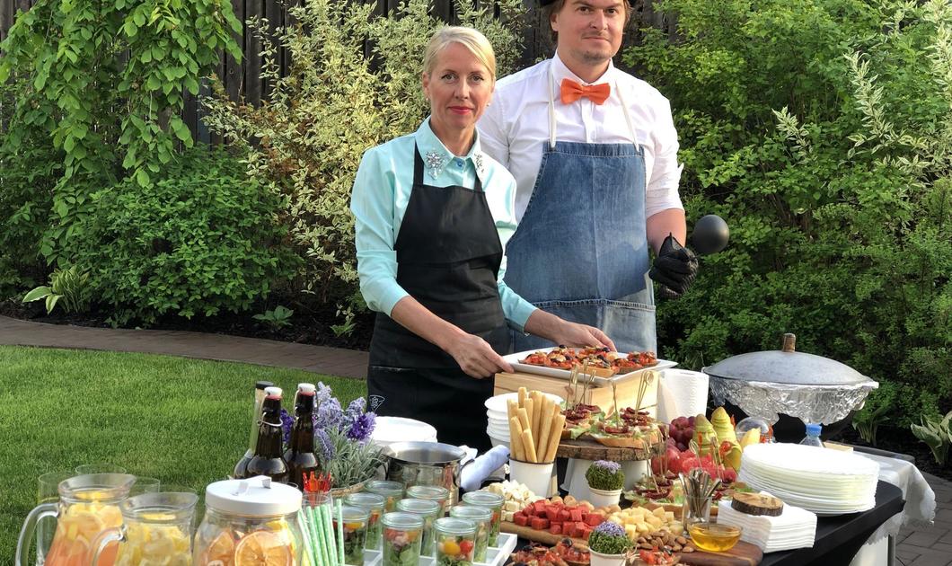 Фуршет на открытом воздухе с обслуживанием. Home Catering Фуршет на открытом воздухе с обслуживанием. Home Catering