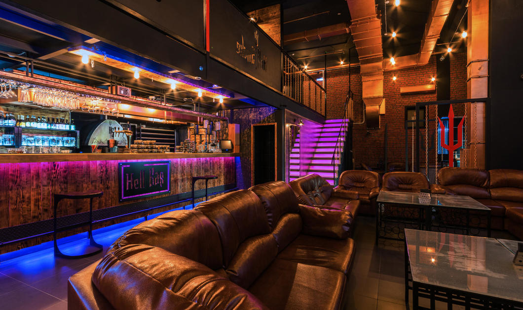 Главный зал Hell Smoke Bar Главный зал Hell Smoke Bar