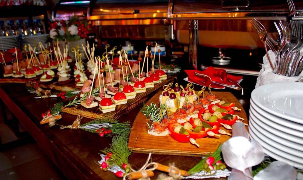 Фуршет на открытии спортивного магазина в ТЦ "Европейский" FartukCatering