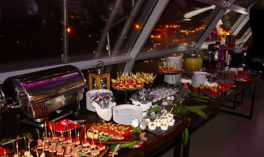 Фуршет на открытии спортивного магазина в ТЦ "Европейский" FartukCatering