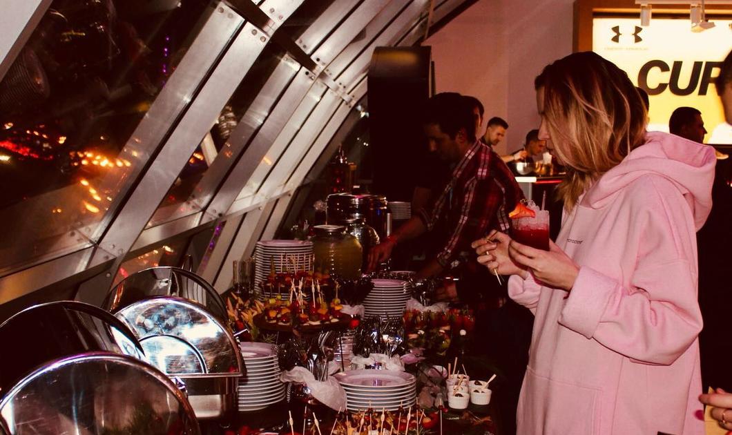 Фуршет на открытии спортивного магазина в ТЦ "Европейский" FartukCatering
