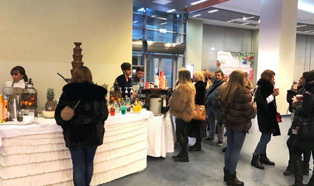 Кофе-брейк на закрытом представлении Ильи Авербуха для сотрудников Сбербанка России. Новогоднее ледовое шоу стало… Кофельяно