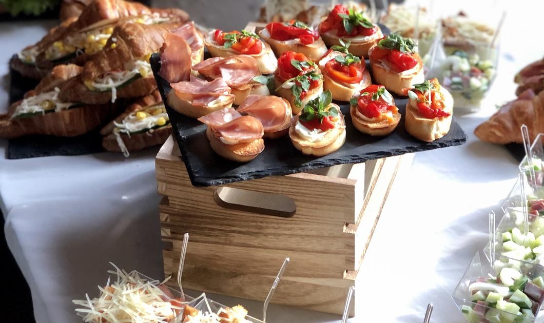 Холодные закуски на день рождения 20-25 персон LMDG catering Холодные закуски на день рождения 20-25 персон LMDG catering