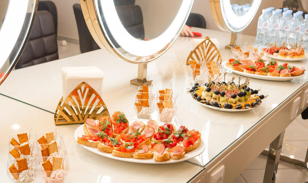 Легкий фуршет из холодных закусок на 25-30 персон LMDG catering Легкий фуршет из холодных закусок на 25-30 персон LMDG catering